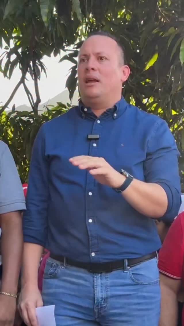 COMPROMISO CUMPLIDO EN PEÑA..!!

Recientemente en Asamblea con los habitantes de la Comuna Agua Lind...