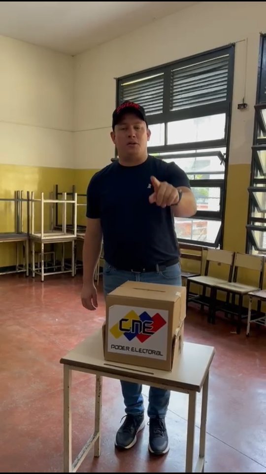 Hola Yaracuy..!!!

Ayer acompañamos a nuestro pueblo en este ejercicio de democracia directa, partic...