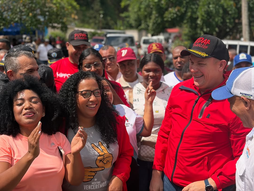 Vinimos a acompañar la jornada de atención social para el pueblo en el estado Yaracuy, municipio Ver...